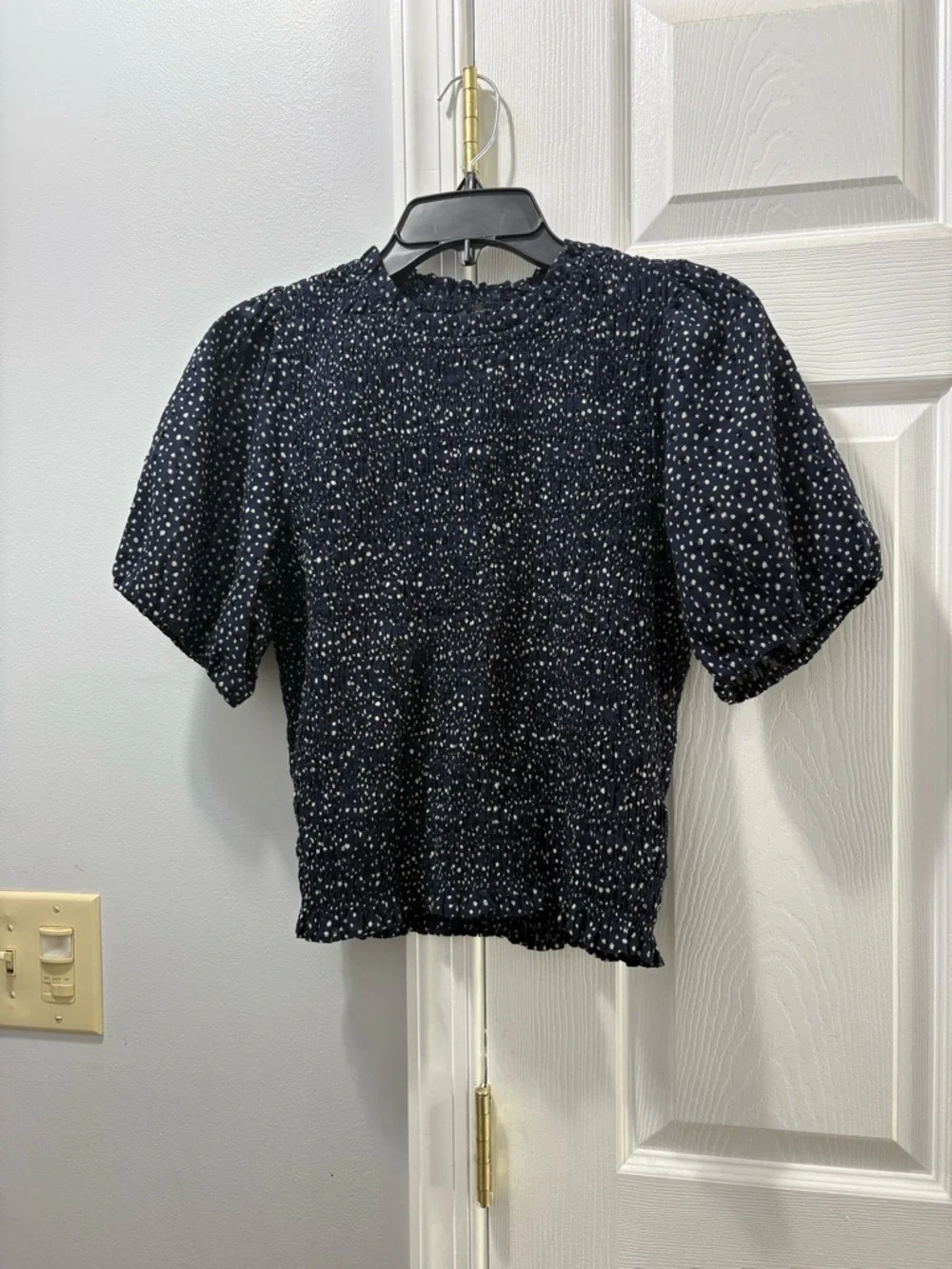 J Crew Navy Polka Dot Puff Sleeve Textured Voile Smocked Top Size Small
